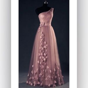 LUULLA PROM GOWN PAGENT GOWN